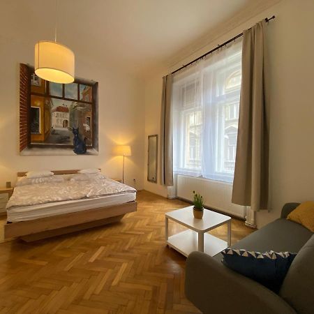 3 Bedrooms- Central Quarter Apartment Budapest Bagian luar foto