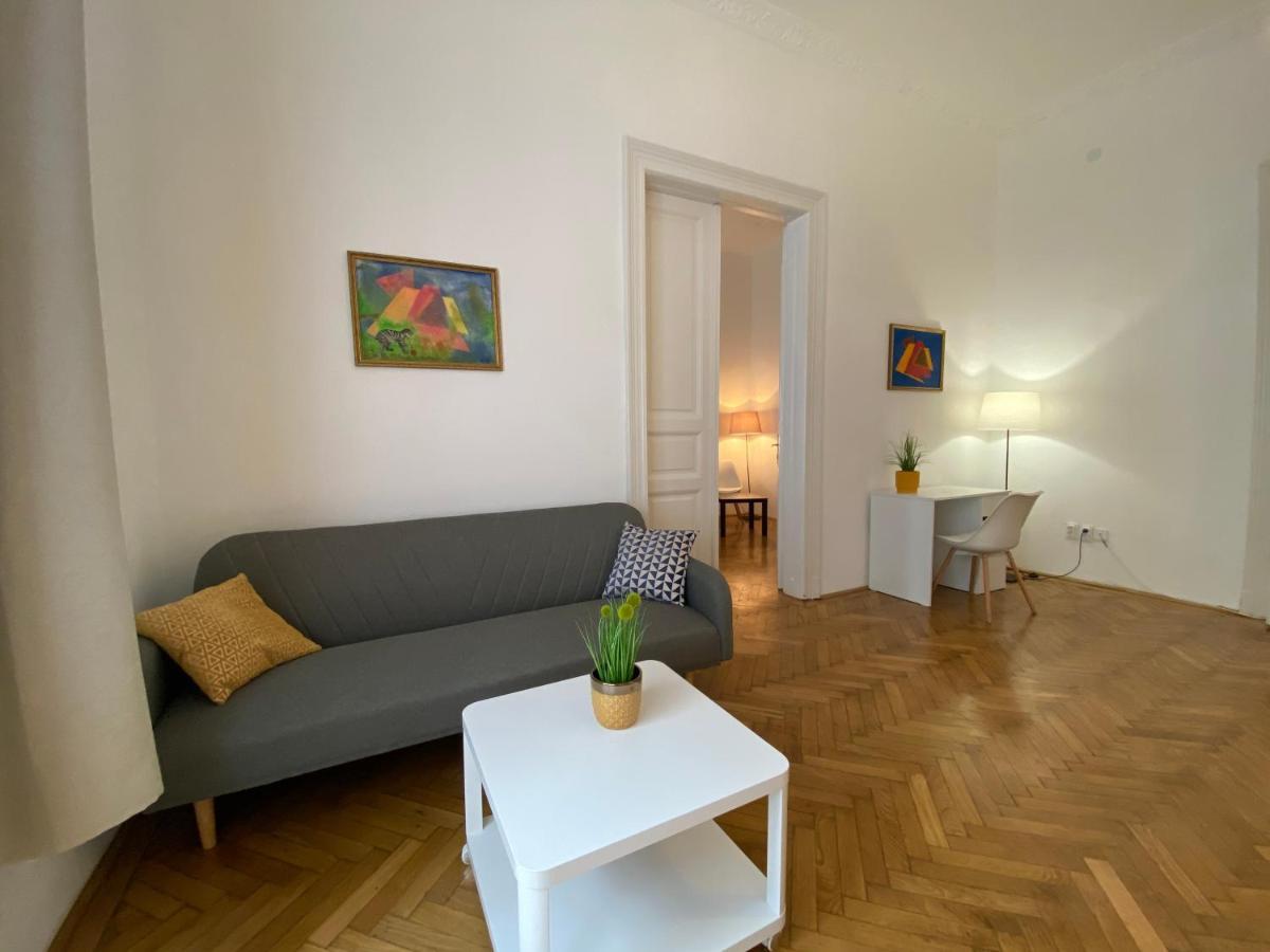 3 Bedrooms- Central Quarter Apartment Budapest Bagian luar foto