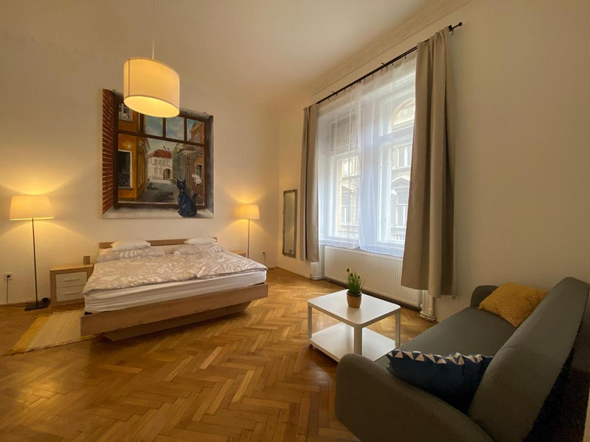 3 Bedrooms- Central Quarter Apartment Budapest Bagian luar foto