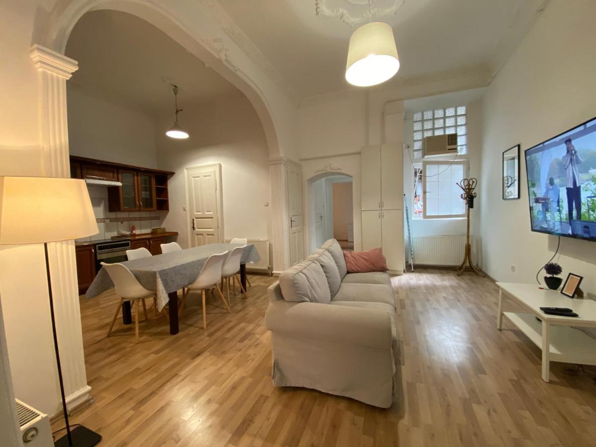 3 Bedrooms- Central Quarter Apartment Budapest Bagian luar foto