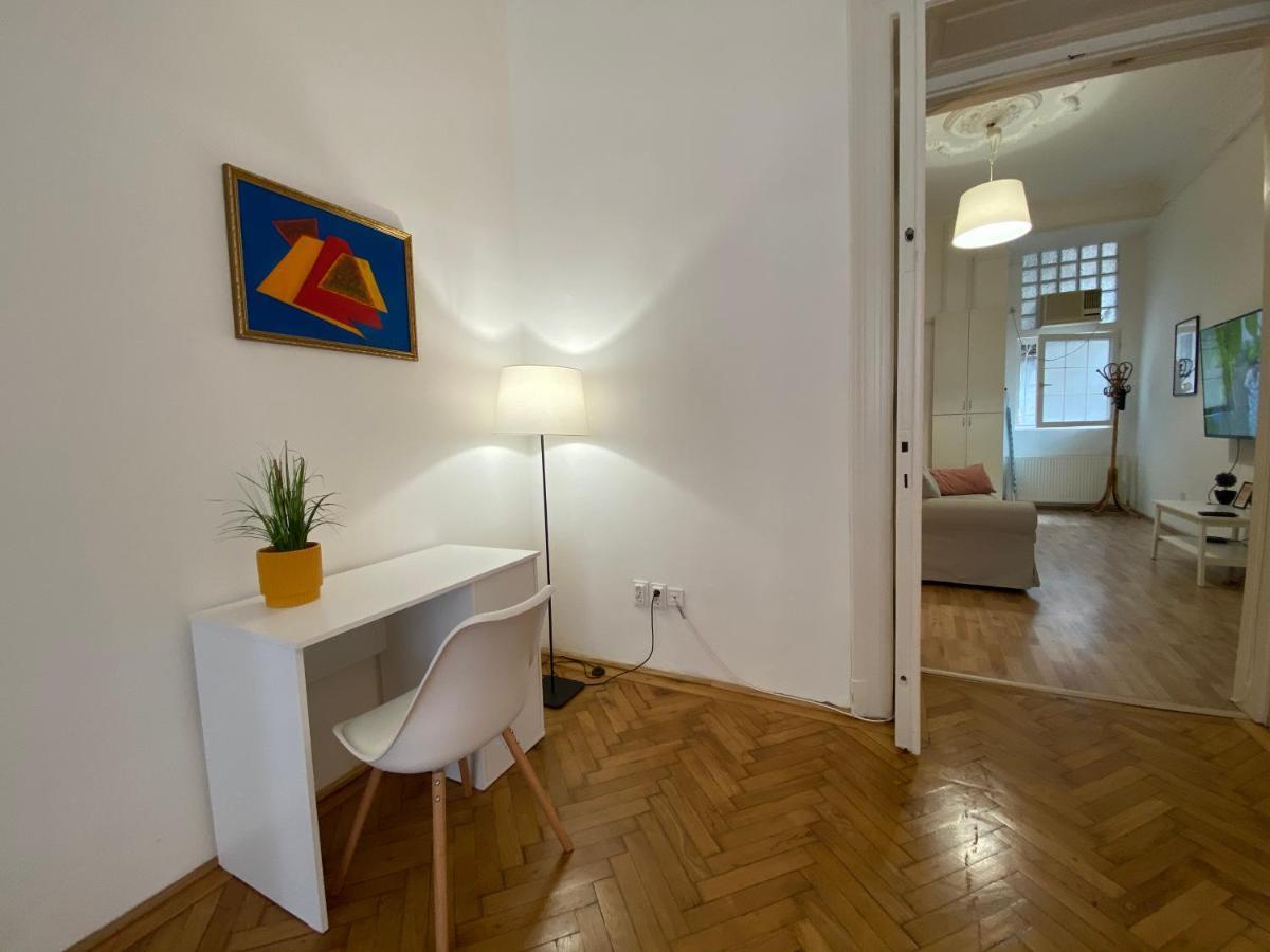 3 Bedrooms- Central Quarter Apartment Budapest Bagian luar foto