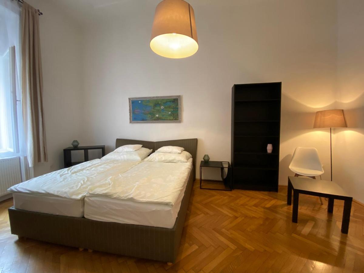 3 Bedrooms- Central Quarter Apartment Budapest Bagian luar foto